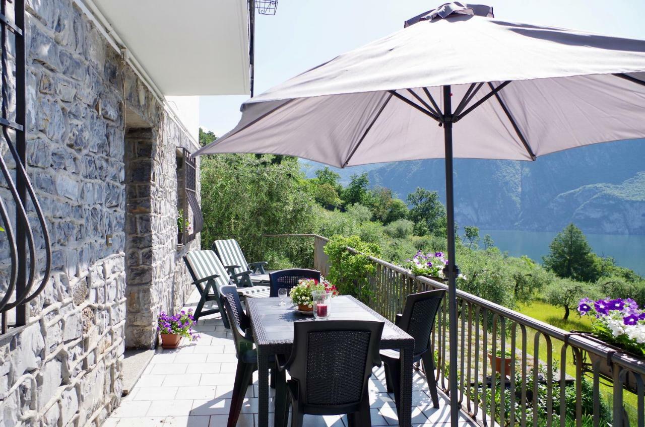 Casa Emilia Villa Riva di Solto Buitenkant foto