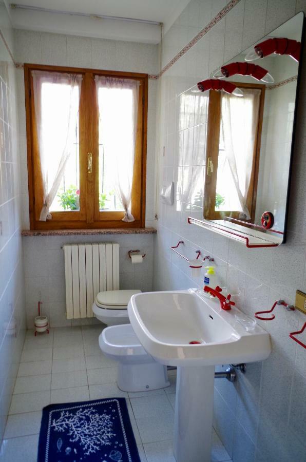 Casa Emilia Villa Riva di Solto Buitenkant foto